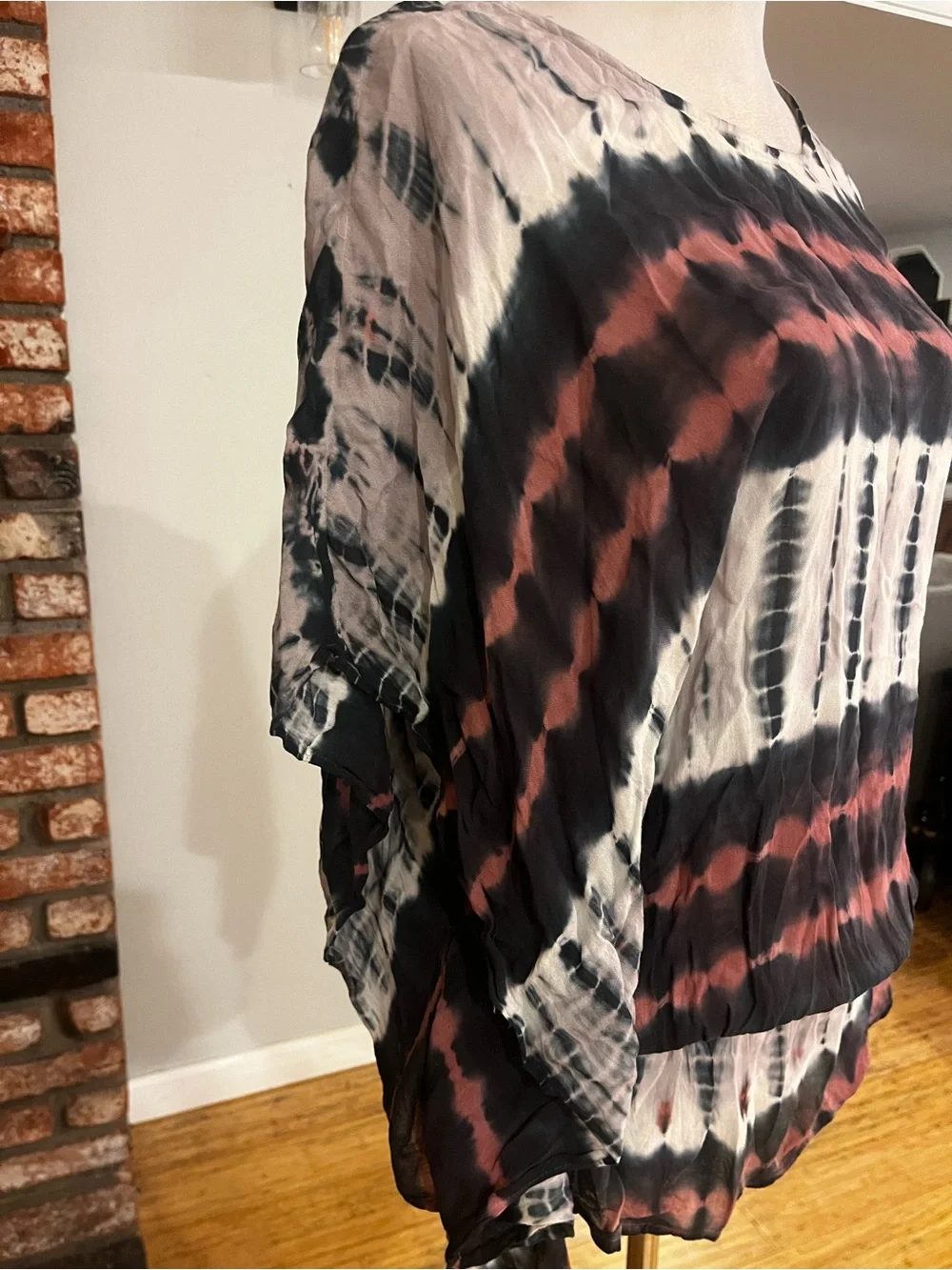 Young Fabulous & Broke Women’s Black and Rust Tie-Dye Long Sleeve Top